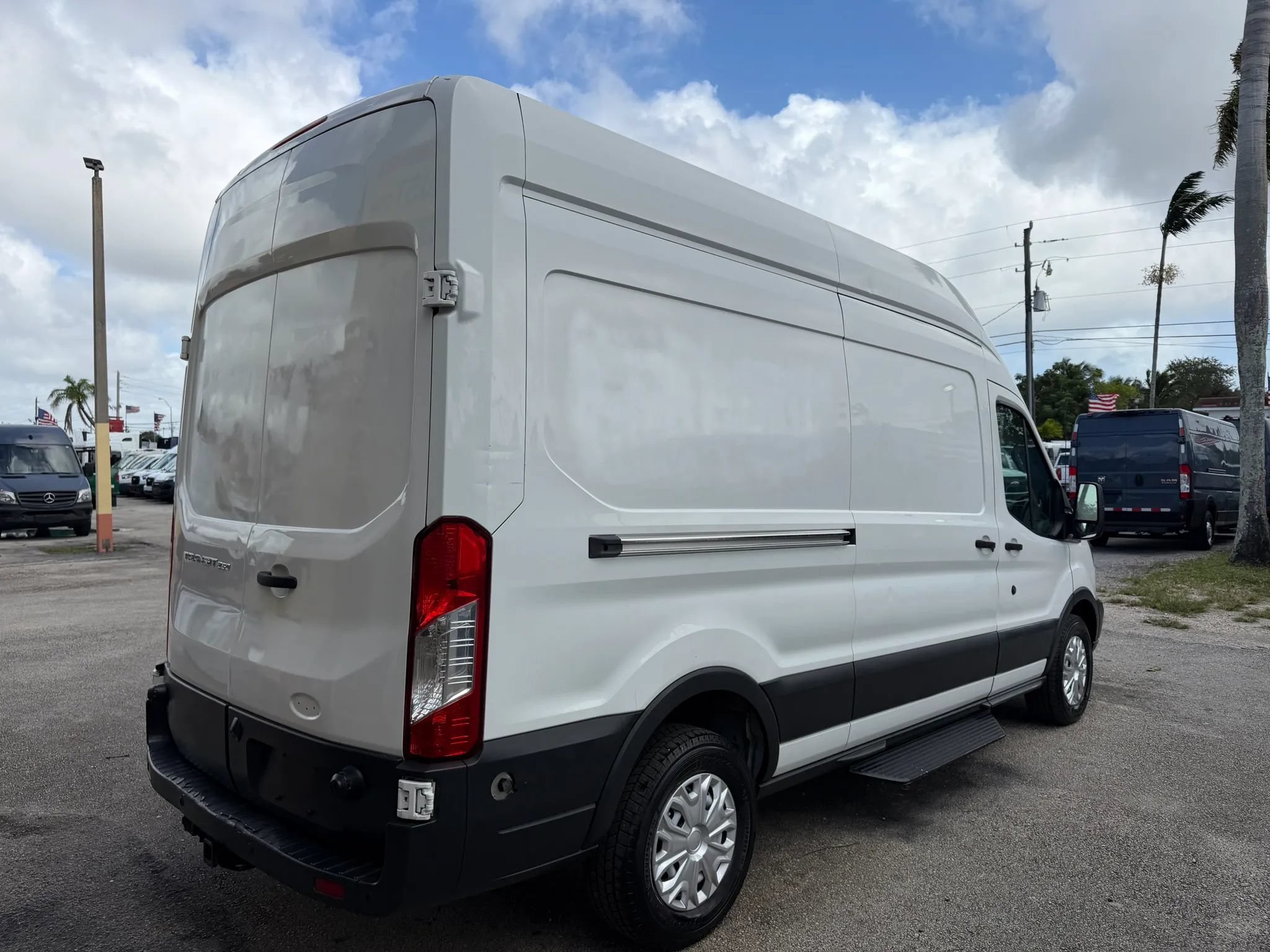 Used 2017 Ford Transit 250 148 High Roof w/ Interior Upgrade Package RWD image 6