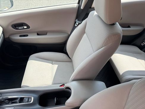 Used 2016 Honda HR-V LX image 12