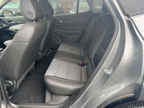 Used 2025 Chevrolet Trax LT image 20