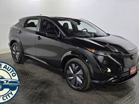 Used 2023 Nissan Ariya AWD image 9