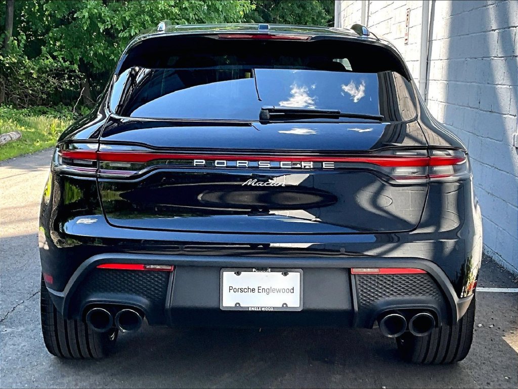 Certified 2026 Porsche Macan AWD/4WD image 9