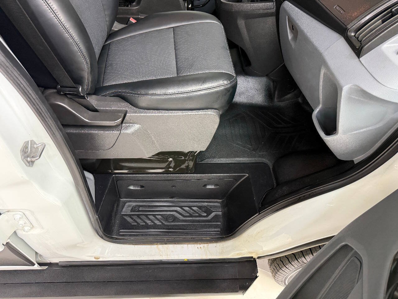 Used 2019 Ford Transit 250 130 Low Roof w/ Exterior Upgrade Package RWD image 22