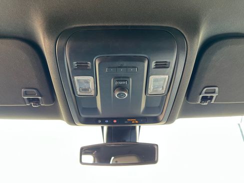 Used 2022 Chevrolet Suburban LT image 25