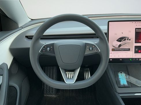 Used 2025 Tesla Model 3 Performance AWD/4WD image 9