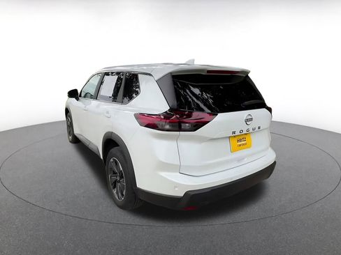 Used 2025 Nissan Rogue SV FWD image 11