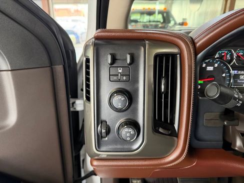 Used 2018 Chevrolet Silverado 3500 High Country AWD/4WD image 27