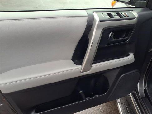 Used 2011 Toyota 4Runner Trail image 6