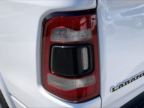 Used 2020 RAM 1500 Laramie AWD/4WD image 15