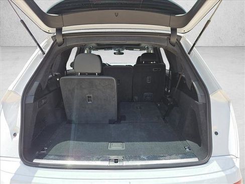 Used 2024 Audi SQ7 Prestige AWD/4WD image 5