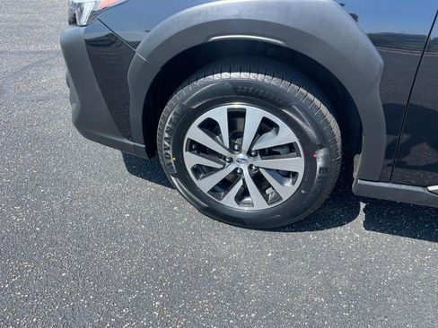 Used 2023 Subaru Outback Premium AWD/4WD image 6