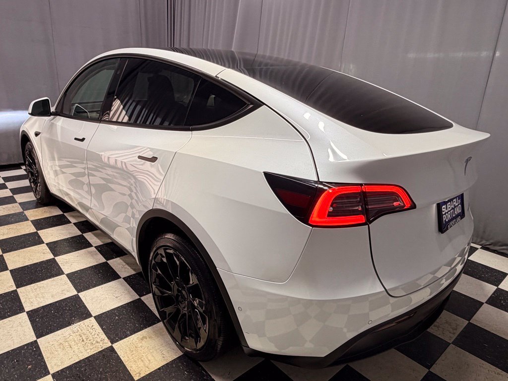 Used 2022 Tesla Model Y Long Range AWD/4WD image 4