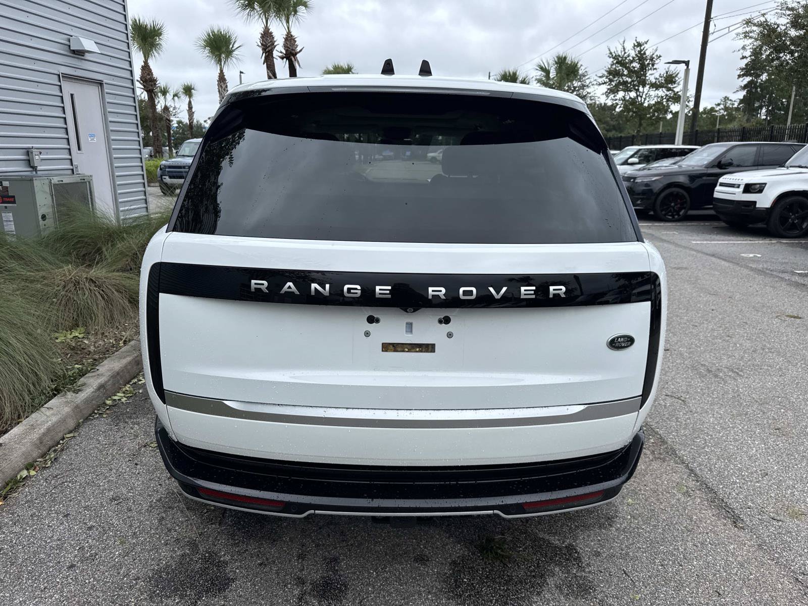 Used 2023 Land Rover Range Rover Long Wheelbase Autobiography AWD/4WD image 7