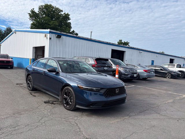 Used 2025 Honda Accord SE image 2