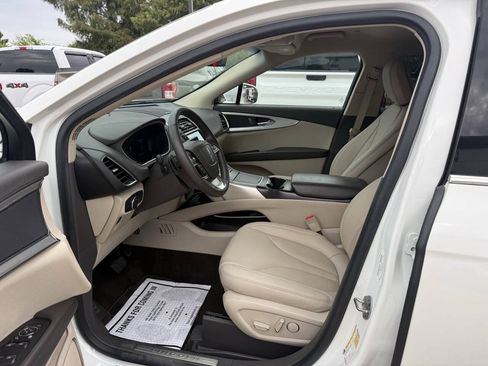 Used 2020 Lincoln Nautilus FWD w/ Equipment Group 101A image 7