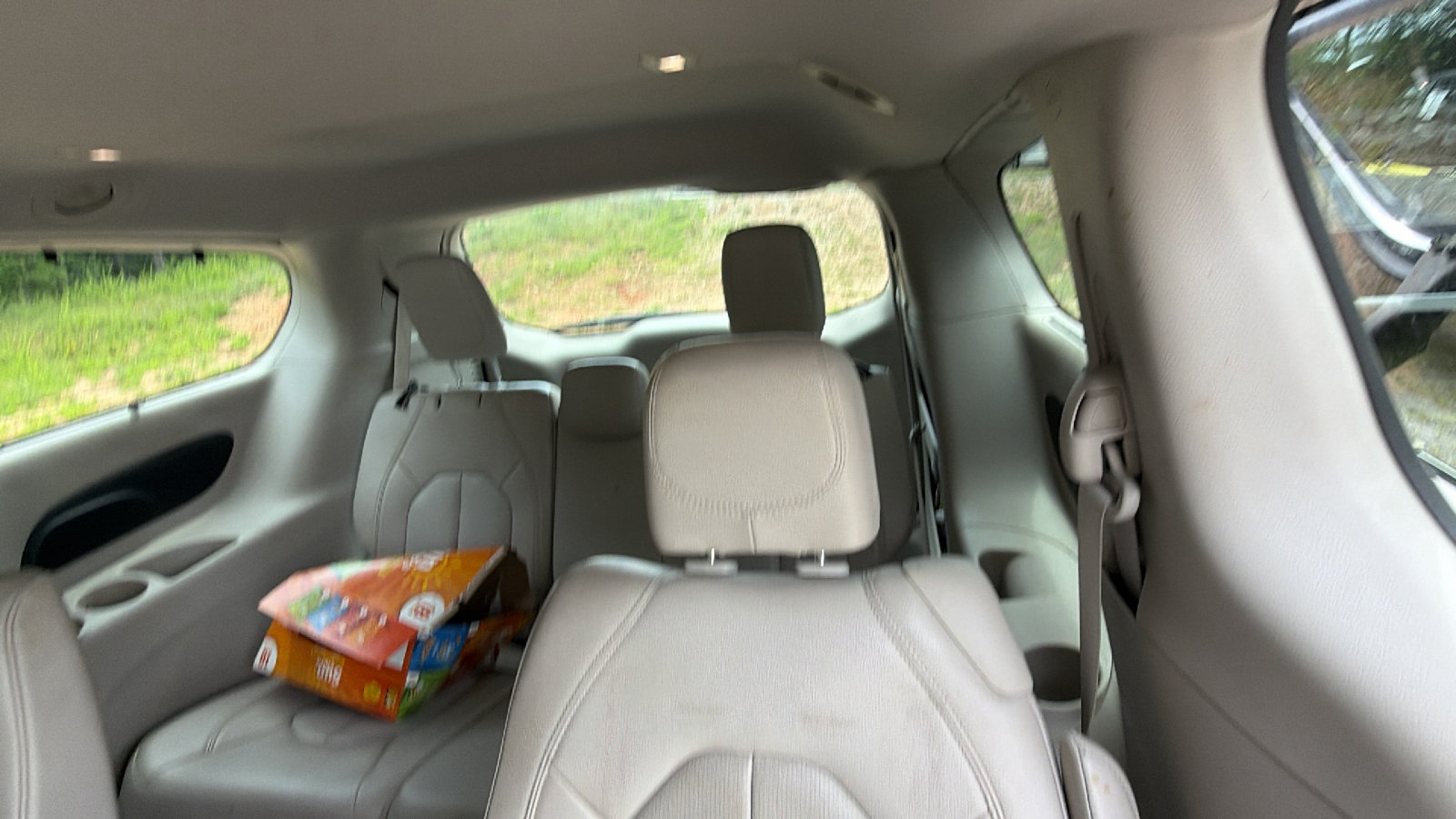 Used 2021 Chrysler Pacifica Touring-L FWD image 18