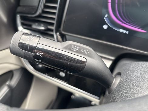 Used 2025 Kia Sportage EX image 20