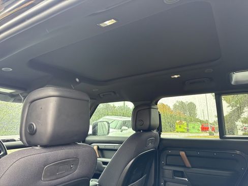 Used 2022 Land Rover Defender 110 X image 10