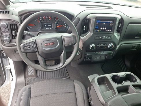 Used 2024 GMC Sierra 2500 Pro w/ Convenience Package image 10