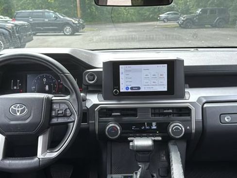 Certified 2025 Toyota 4Runner SR5 AWD/4WD image 24