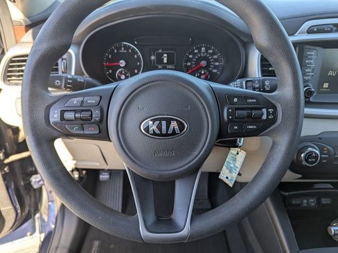 Used 2018 Kia Sorento LX image 26