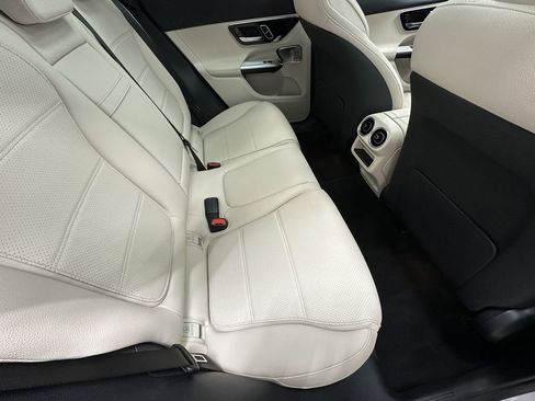 Certified 2025 Mercedes-Benz GLC 300 image 17