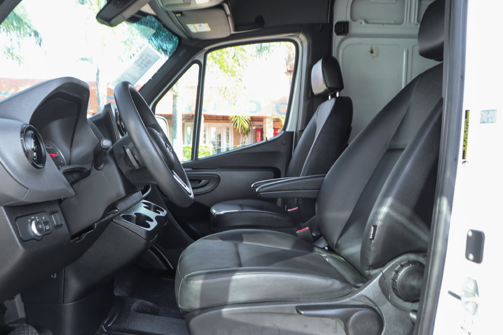 Used 2023 Mercedes-Benz Sprinter 2500 w/ Acoustic Package image 21