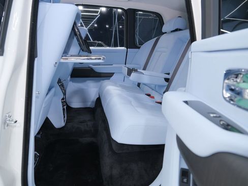 Used 2026 Rolls-Royce Cullinan image 39