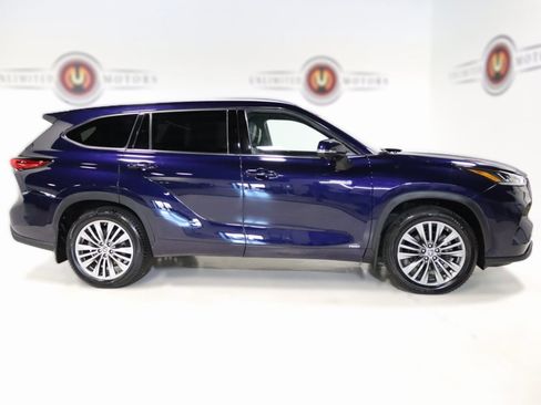 Used 2021 Toyota Highlander Platinum image 5