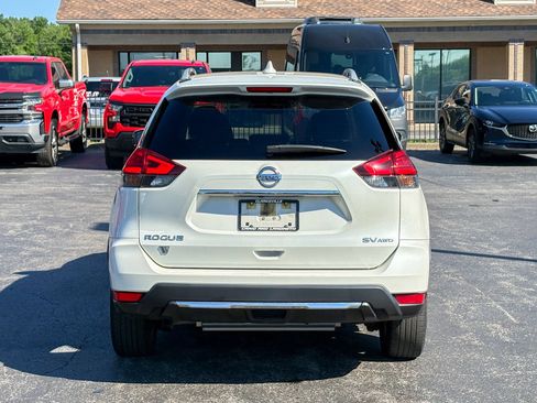 Used 2017 Nissan Rogue SV AWD/4WD image 7