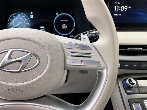 Certified 2025 Hyundai Palisade Limited AWD/4WD image 24