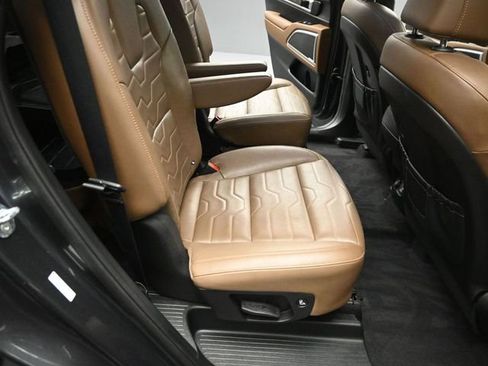 Used 2022 Kia Telluride SX w/ SX Prestige Package AWD/4WD image 26