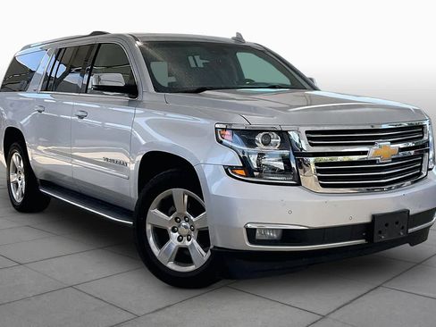 Used 2015 Chevrolet Suburban LTZ RWD image 2