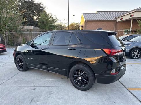 Used 2022 Chevrolet Equinox LS w/ LS Convenience Package image 5