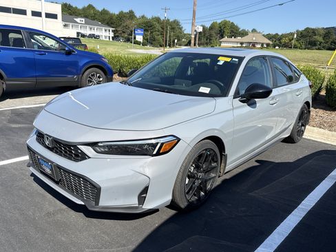 Used 2025 Honda Civic Sport image 5