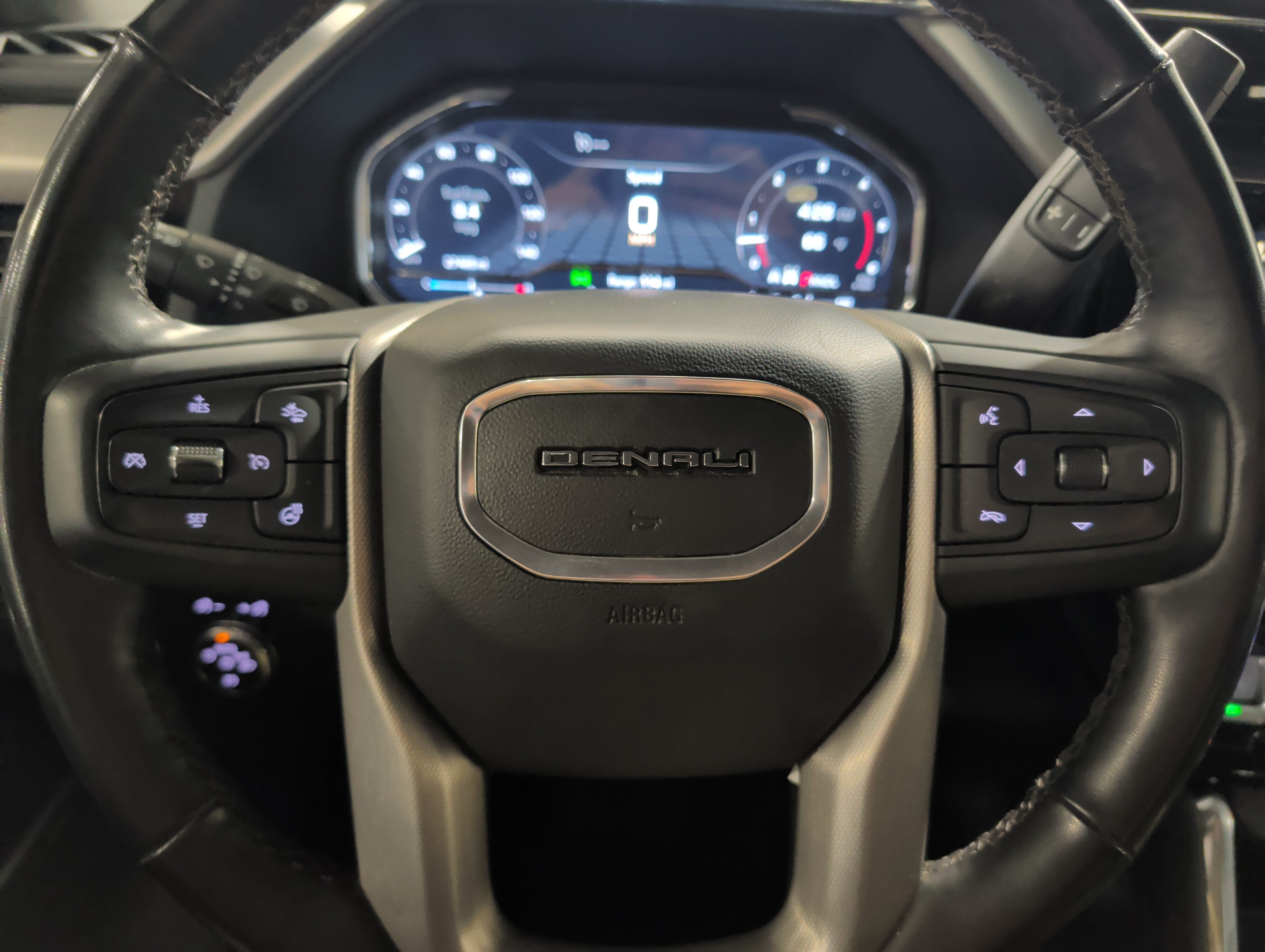 Used 2024 GMC Sierra 2500 Denali w/ Denali Reserve Package AWD/4WD image 12
