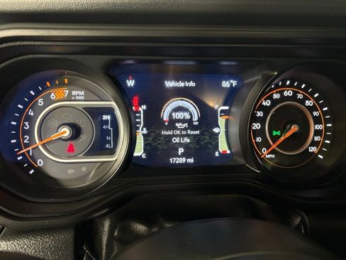 Used 2024 Jeep Wrangler Unlimited Sahara AWD/4WD image 20