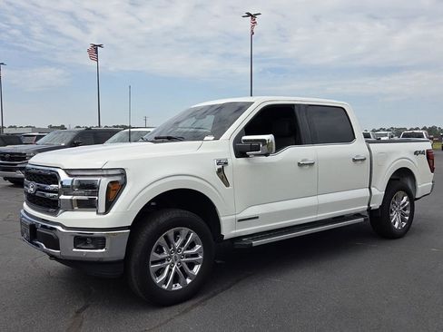 Used 2025 Ford F150 Lariat w/ Equipment Group 501A Mid AWD/4WD image 3