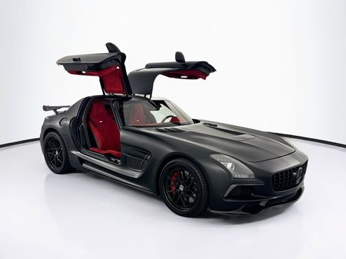 Used 2011 Mercedes-Benz SLS AMG Coupe image 38