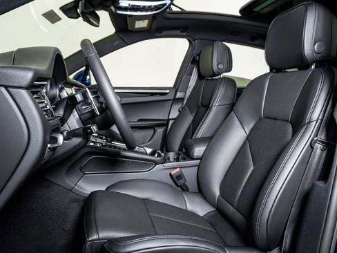 New 2026 Porsche Macan image 5