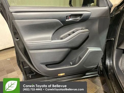 Used 2021 Toyota Highlander XSE image 10