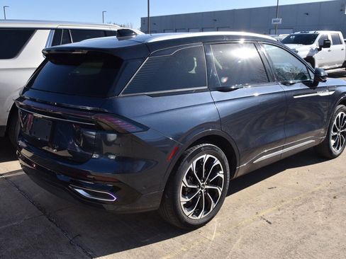 Used 2024 Lincoln Nautilus Reserve w/ Equipment Group 203A image 7