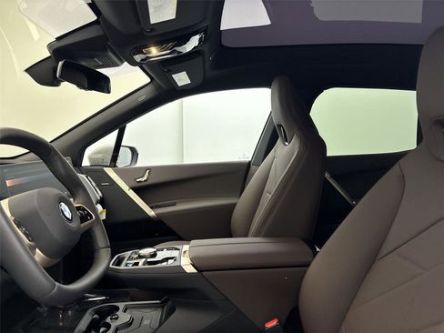 New 2026 BMW iX xDrive45 image 24