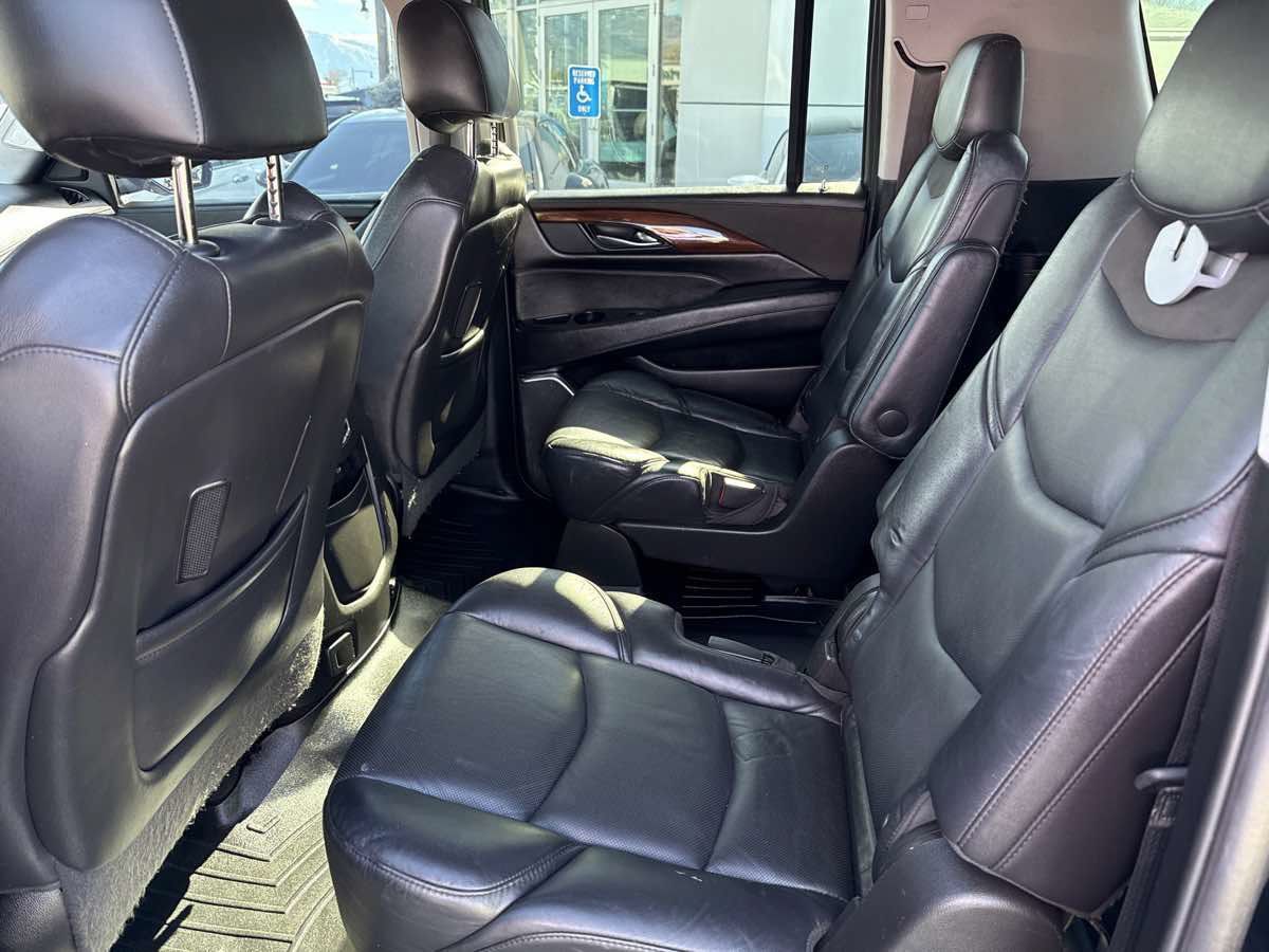 Used 2019 Cadillac Escalade ESV Premium Luxury AWD/4WD image 15