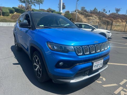 Used 2024 Jeep Compass Limited AWD/4WD image 1