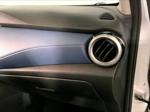 Used 2025 Nissan Versa SV FWD image 16
