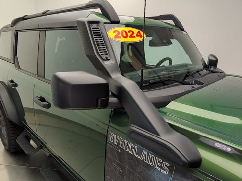 Used 2024 Ford Bronco Everglades AWD/4WD image 40