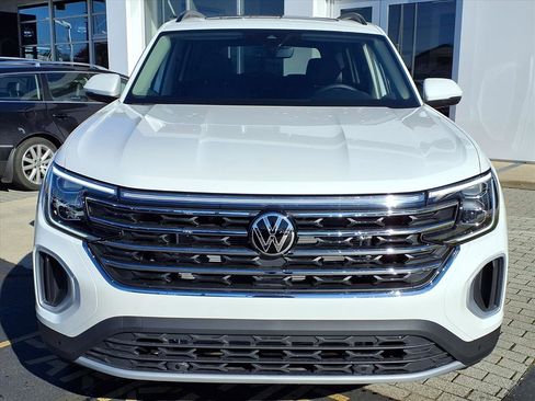 New 2026 Volkswagen Atlas SE image 2