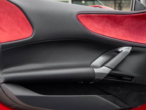 Used 2024 Ferrari SF90 Spider image 24