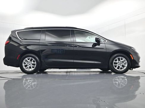 Used 2022 Chrysler Pacifica Touring-L FWD image 50