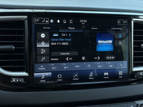 Used 2024 Chrysler Pacifica Touring-L image 24